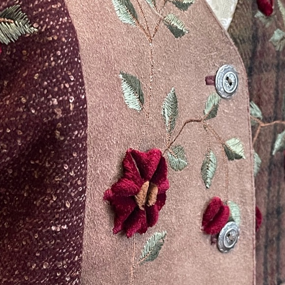 Retro 80’s does 1930’s Vest 🤍 - Picture 7 of 12